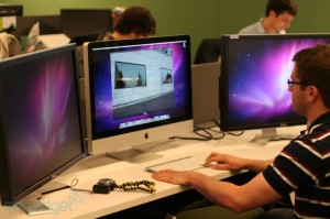 iMac 2011 - с подключенными двумя внешними мониторами